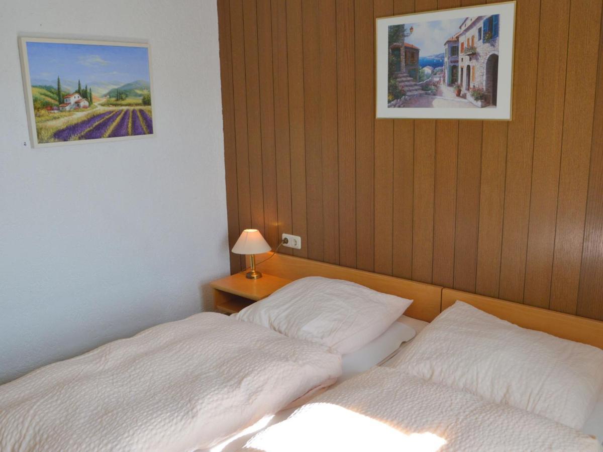 Classy Holiday Home In Uerzig Near Forest Zimmer foto